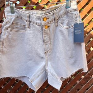 🔴Universal Thread‎ High Waist White Shorts🔴